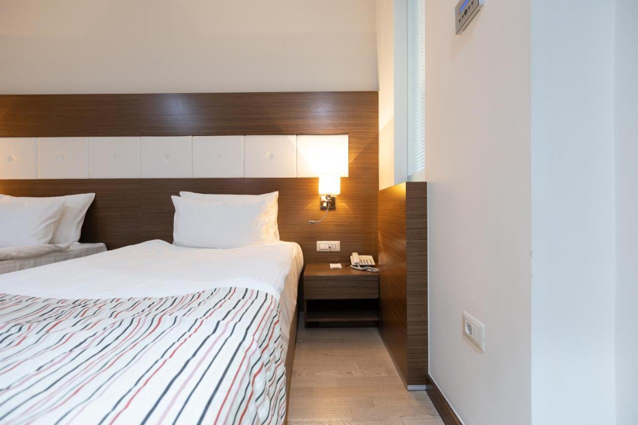 Hotel Dukagjini Peć Zewnętrze zdjęcie